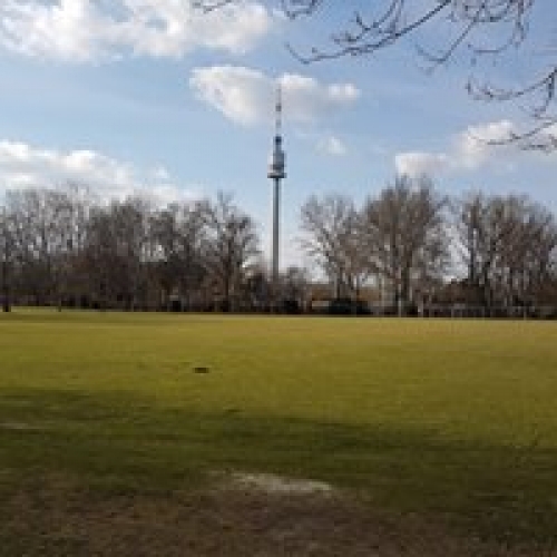 Freundschaftspiel . 1220 Wien , Arbeiterstrandbadstrasse.