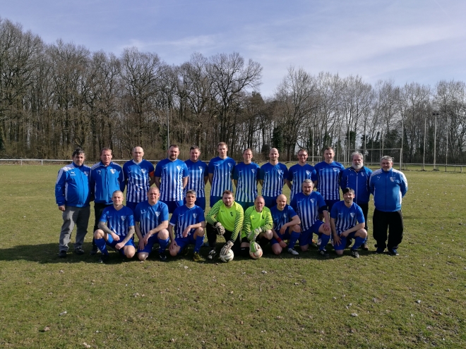 Alte Herren ziehen souverän ins Halbfinale ein