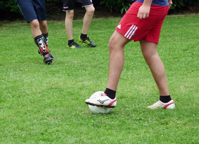 E MATCH TËSCHENT DEN ELTEREN, TATTAEN, MONNIEN BEI DE 24 STONNEN